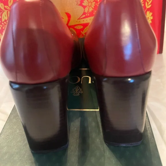 Gucci Women's Burgundy Leather Loafers with Silver Accent - Picture 2 of 12